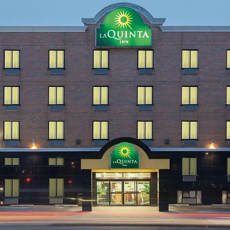 La Quinta Inn By Wyndham Queens New York Exterior photo